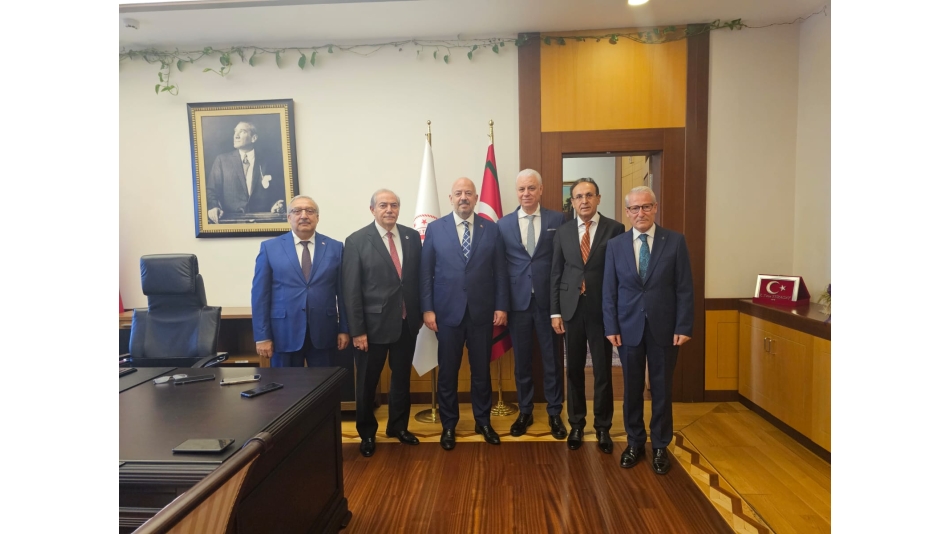 Gümrük Müşavirleri Dernekleri olarak Ticaret Bakan Yardımcımız Sayın Rıza Tuna TURAGAY’ın makamında ziyaret edilmesi